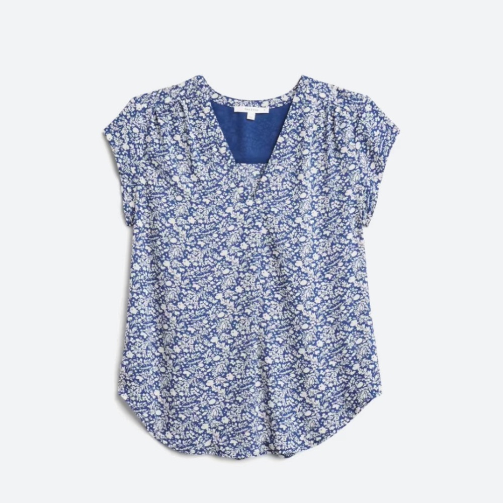 Monday Fun Lilian V neck in excellent condition size XL